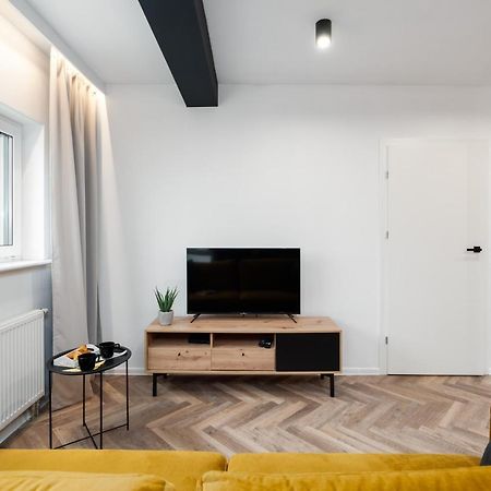 Loft Style Apartment Opienskiego Close To The Zurawiniec Nature Reserve By Noclegi Renters Познань Экстерьер фото